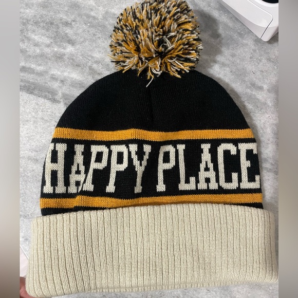 Native Roots “Colorado’s Happy Place” yellow and black hat with Pom Pom NEW - Picture 2 of 2